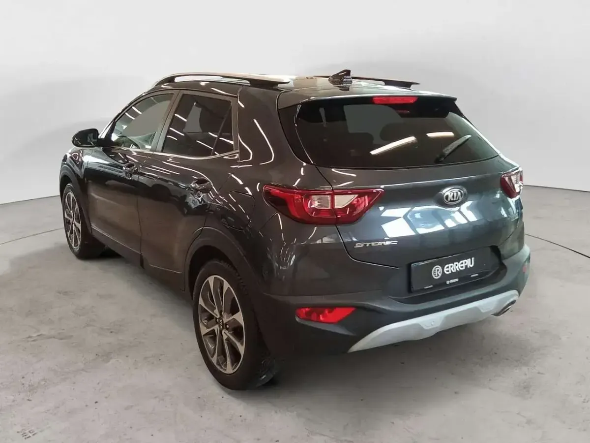 Usata Kia Stonic 101 CV (74 kW) 2020 Grigio SUV