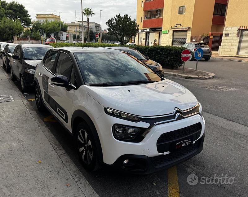 Usata Citroën C3 Shine 101 CV (74 kW) 2022 Bianco Utilitaria
