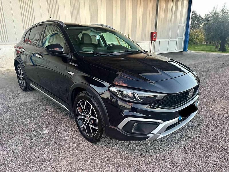 Nero Usata 2022 Fiat Tipo Cross Tre volumi | 14.800 € (Ottimo prezzo) - Immagine 1/4