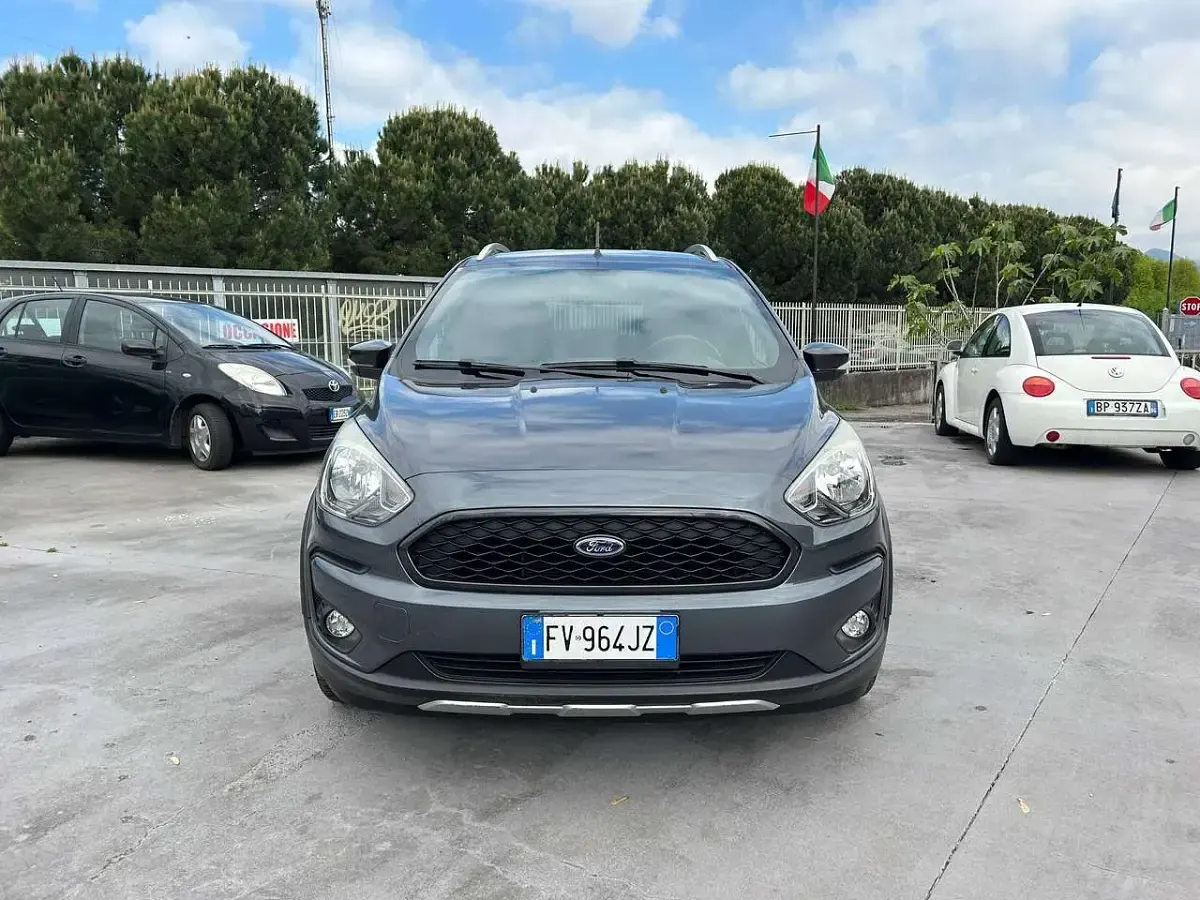 Usata Ford Ka Active 86 CV (63 kW) 2019 Grigio Berlina