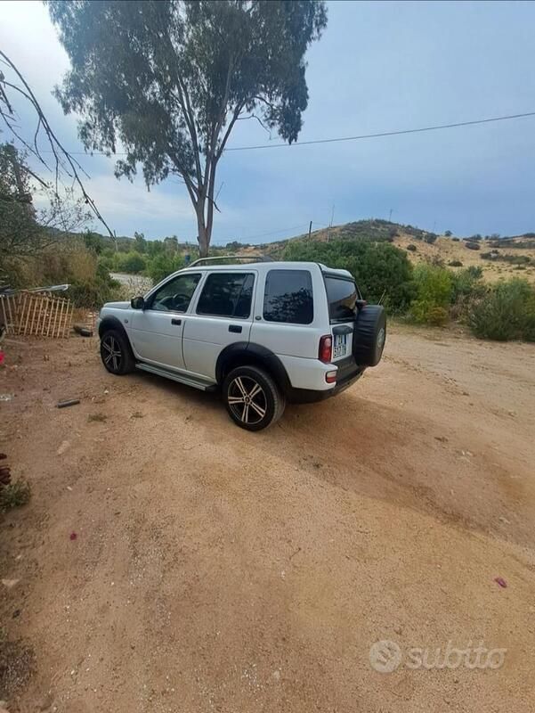 Bianco Usata 2008 Land Rover Freelander 2 SUV | 6000 € (Buon prezzo) - Immagine 1/4