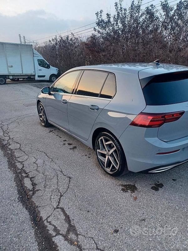 Usata VW Golf VIII Style 150 CV (110 kW) 2023 Grigio Berlina