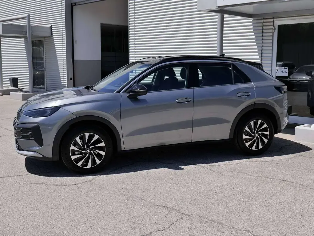 Nuova VW T-Roc Life 116 CV (85 kW) 2026 Grigio SUV