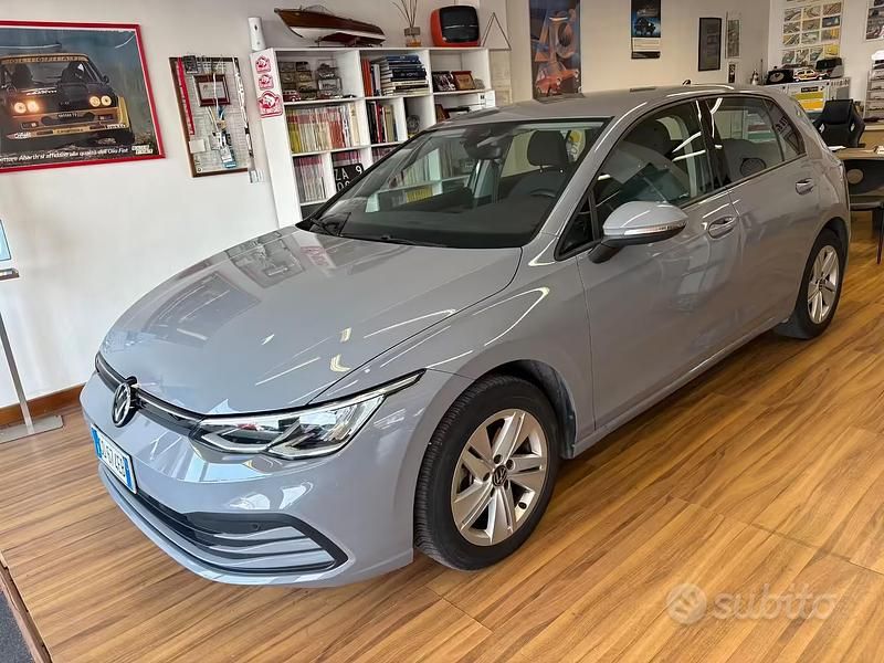 Usata VW Golf VII Life 110 CV (80 kW) 2021 Grigio Utilitaria