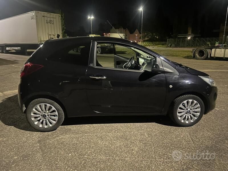 Usata Ford Ka 69 CV (50 kW) 2013 Nero Utilitaria