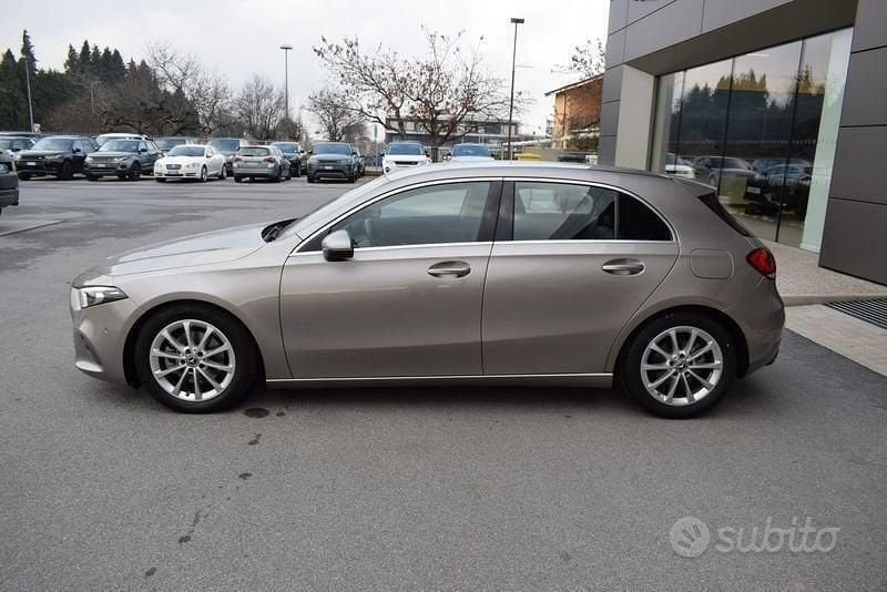Usata Mercedes A200 Premium 163 CV (119 kW) 2021 Grigio Berlina