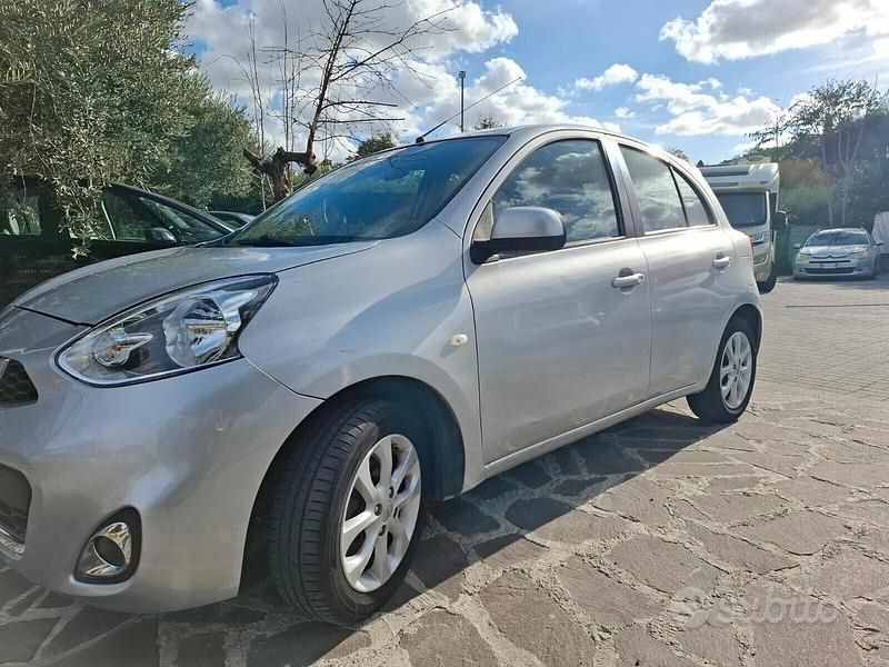 Usata Nissan Micra Tekna 80 CV (58 kW) 2015 Grigio Berlina