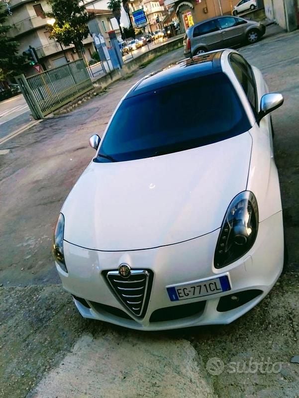 Usata Alfa Romeo Giulietta 105 CV (77 kW) 2010 Bianco Berlina