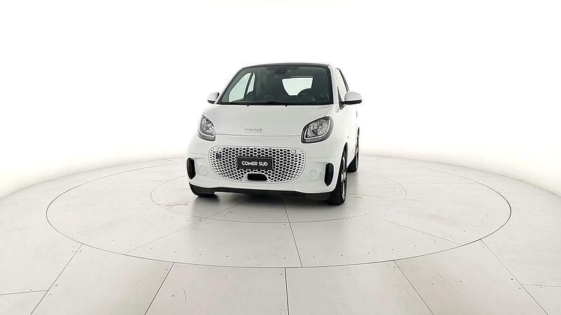Usata Smart ForTwo Electric Drive Passion 41 kW (56 CV) 2022 Crystal white Coupé