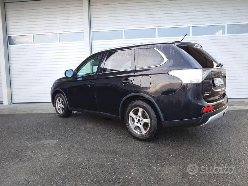 Usata Mitsubishi Outlander 150 CV (110 kW) 2014 Nero SUV