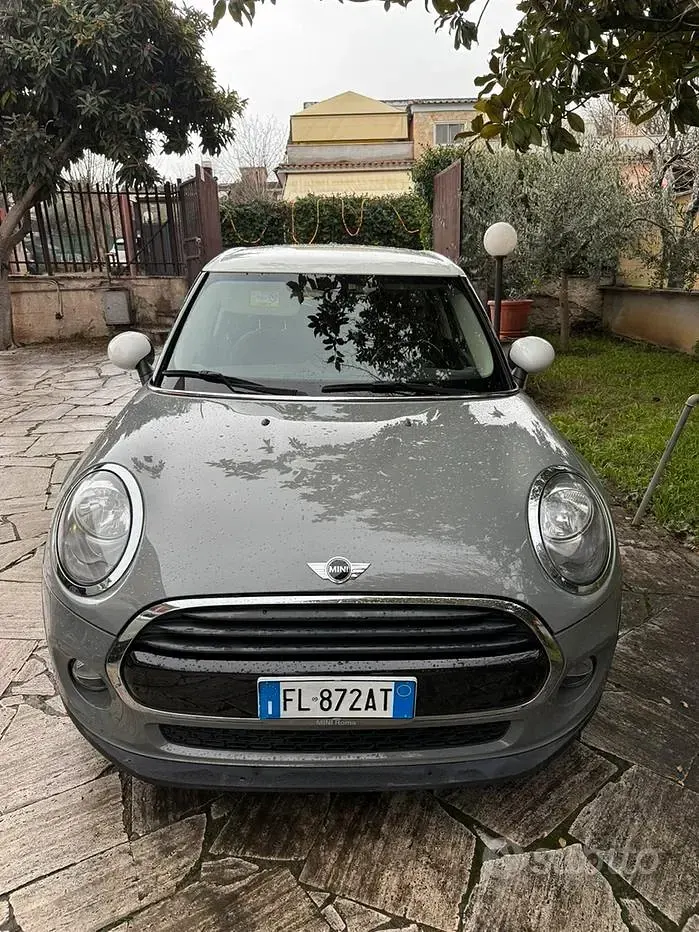 Usata Mini Cooper 116 CV (85 kW) 2017 Grigio Utilitaria