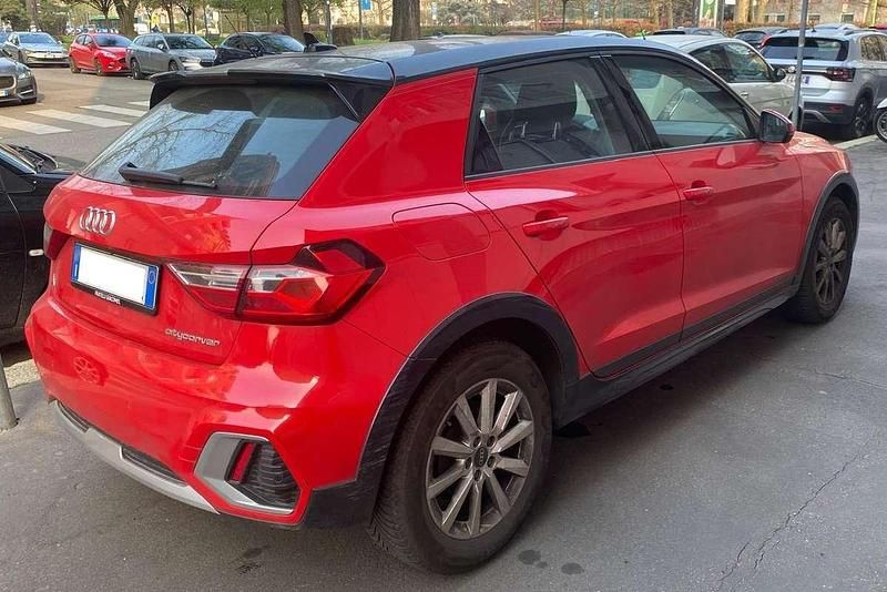 Usata Audi A1 Ambiente 95 CV (69 kW) 2021 Rosso SUV