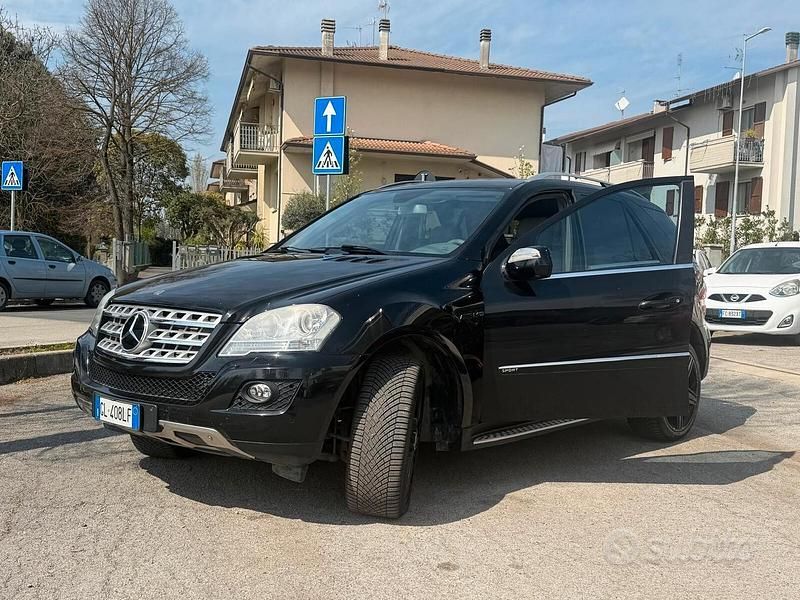 Usata Mercedes ML350 Premium 211 CV (155 kW) 2009 Nero SUV