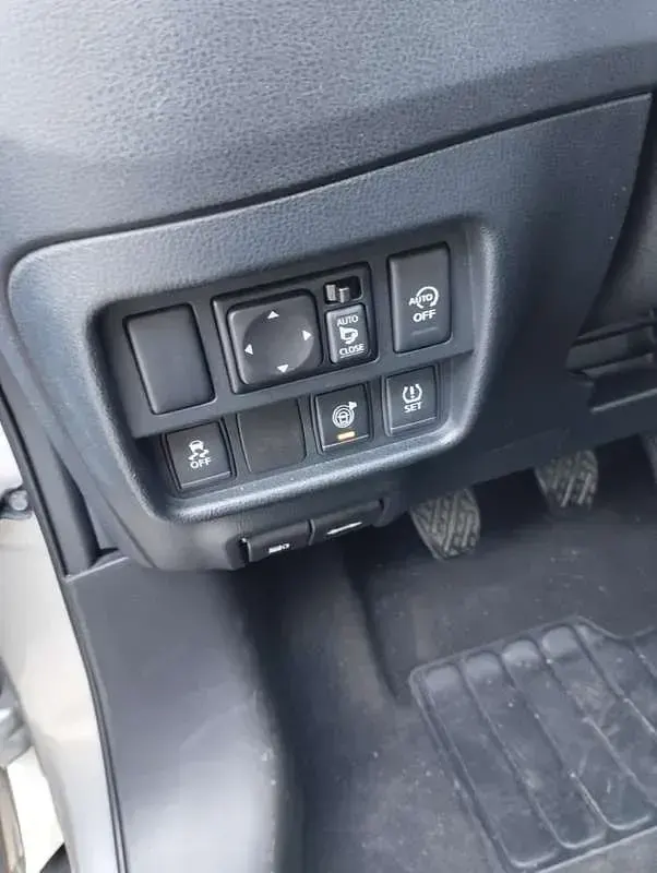 Usata Nissan Juke Tekna 110 CV (80 kW) 2015 Argento SUV