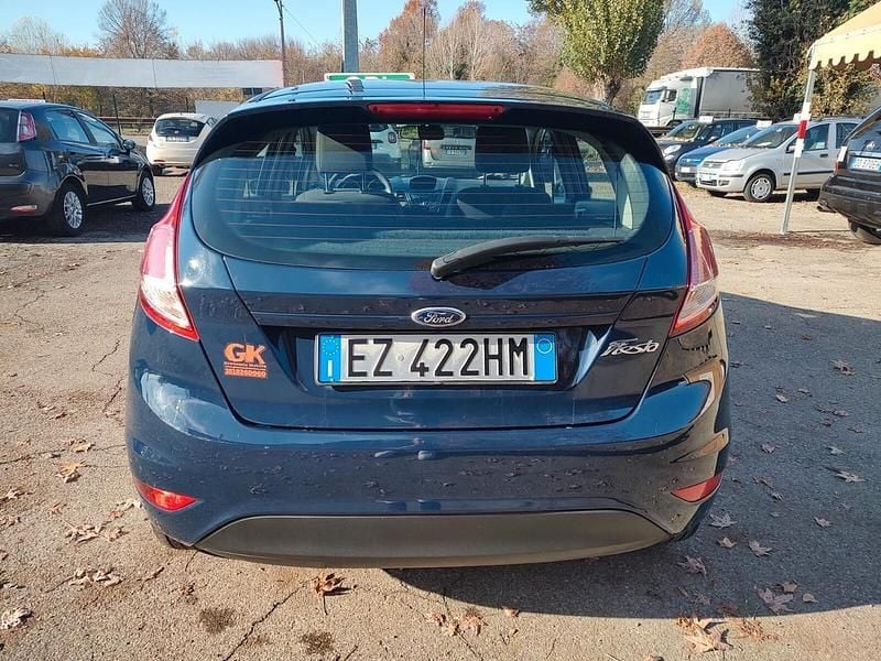 Usata Ford Fiesta Titanium 95 CV (69 kW) 2015 Blu Berlina