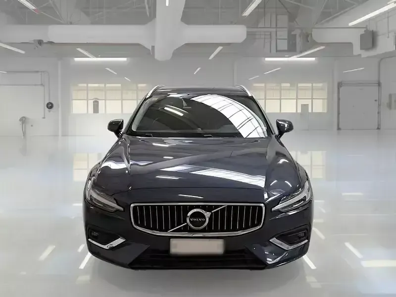 Usata Volvo V60 Inscription 250 CV (183 kW) 2020 Grigio Station wagon