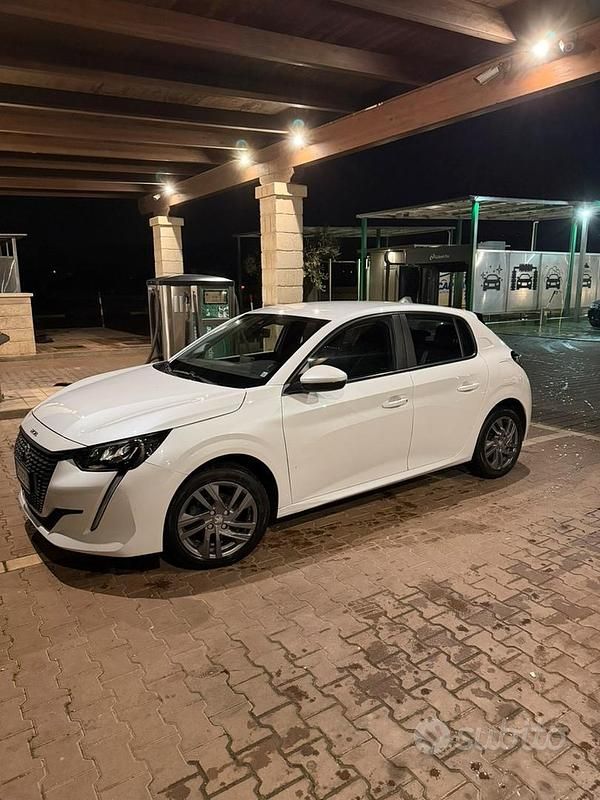 Usata Peugeot 208 Allure 75 CV (55 kW) 2021 Utilitaria