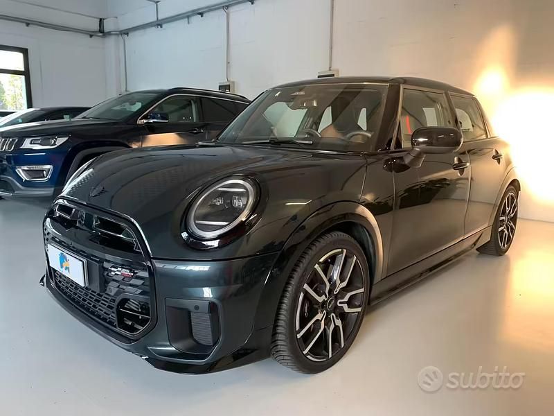 Usata Mini John Cooper Works 156 CV (114 kW) 2025 Grigio Utilitaria