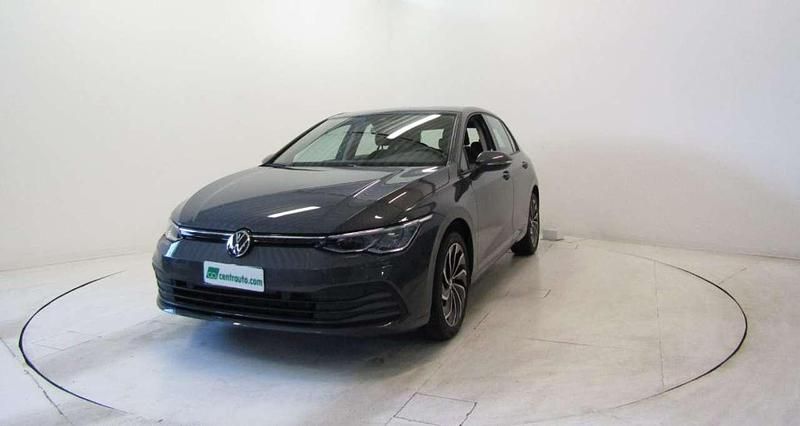 Usata VW Golf VIII Life 110 CV (80 kW) 2022 Grigio Berlina
