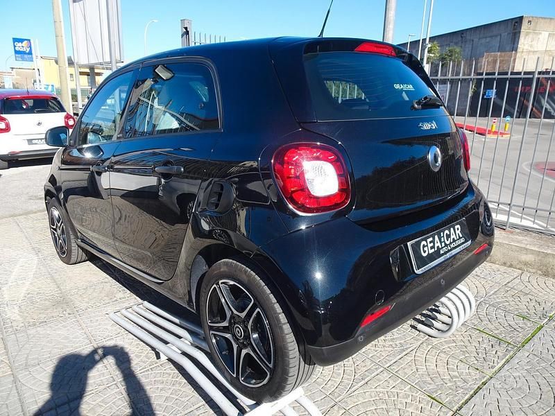 Usata Smart ForFour Prime 90 CV (66 kW) 2018 Nero Utilitaria