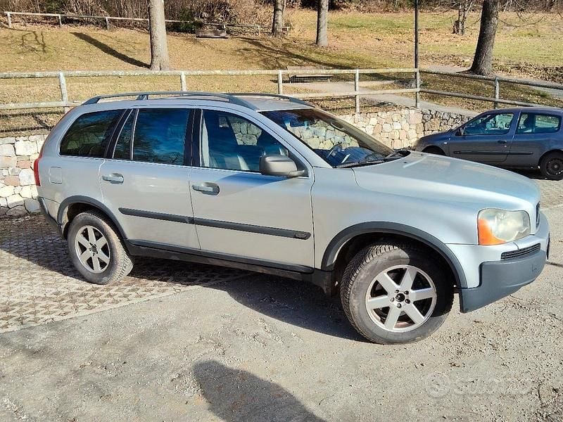 Grigio Usata 2003 Volvo XC90 SUV | 3300 € (Buon prezzo) - Immagine 1/4