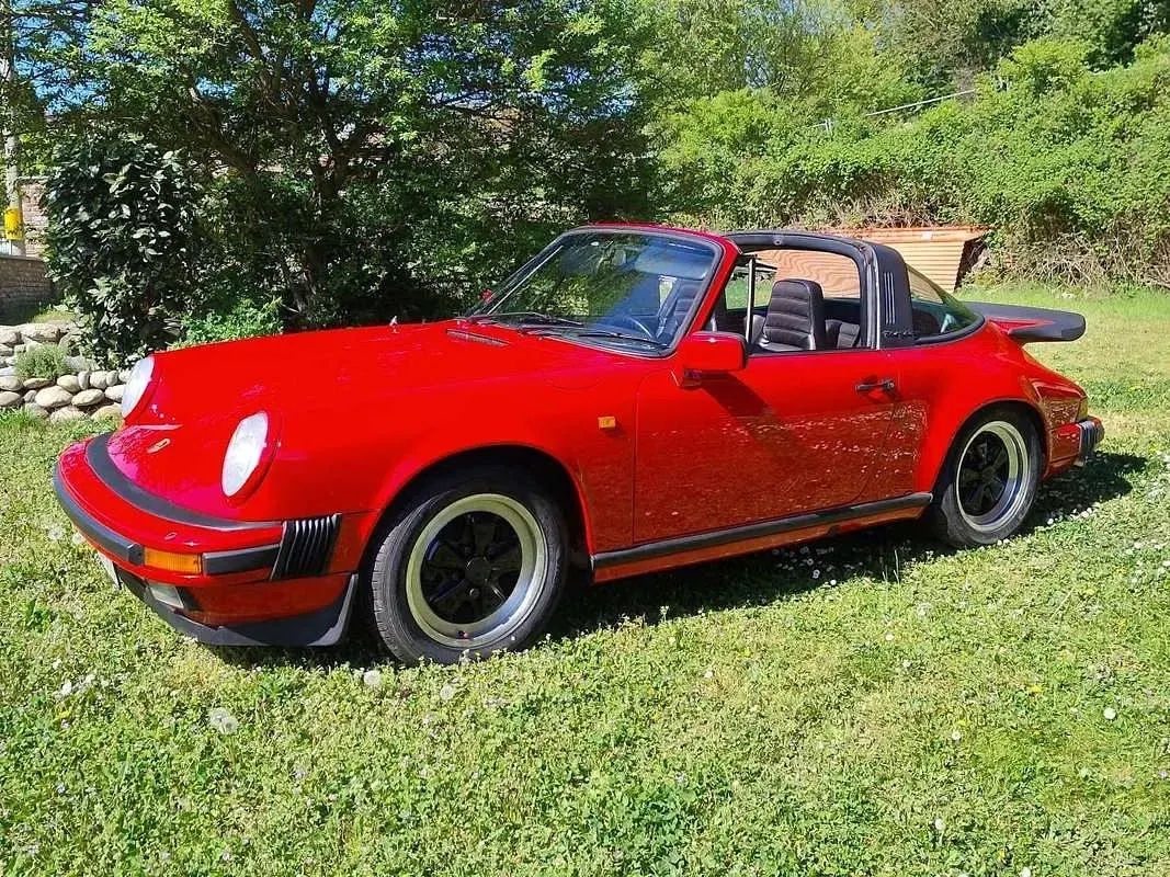 Usata Porsche 911 Carrera Cabriolet 231 CV (169 kW) 1983 Rosso Cabrio