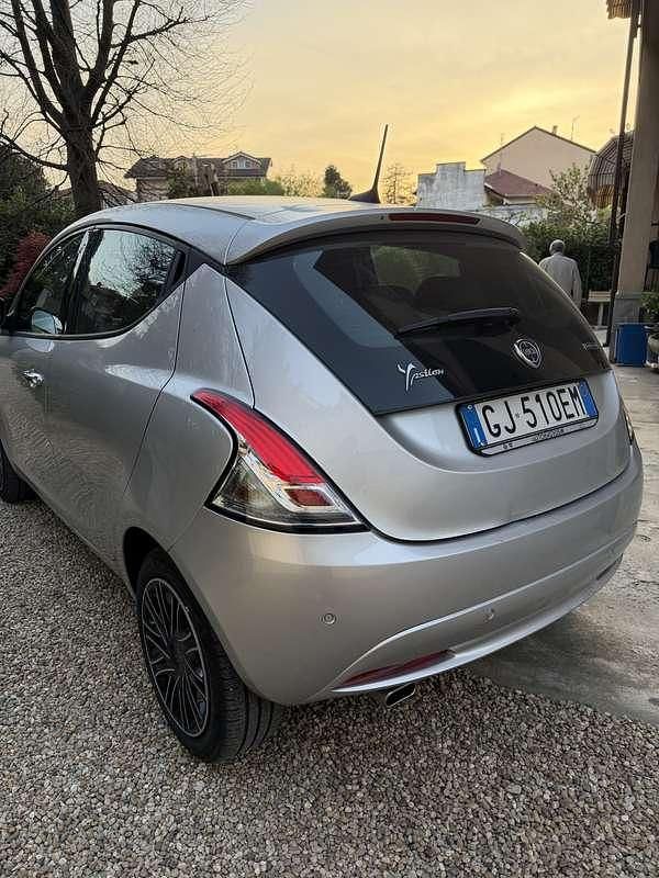 Usata Lancia Ypsilon Gold 69 CV (50 kW) 2022 Utilitaria