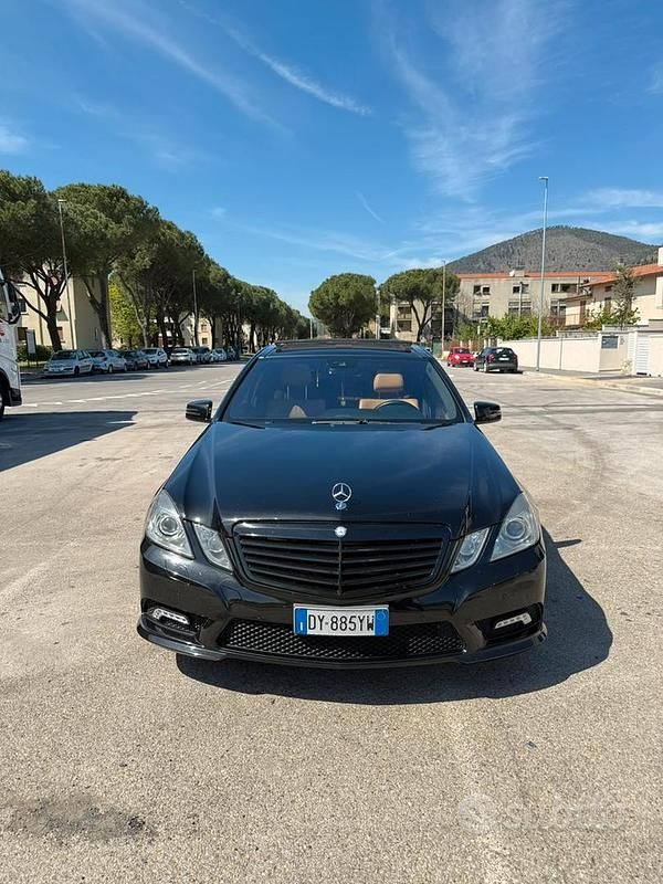 Usata Mercedes E350 270 CV (198 kW) 2009 Nero Berlina