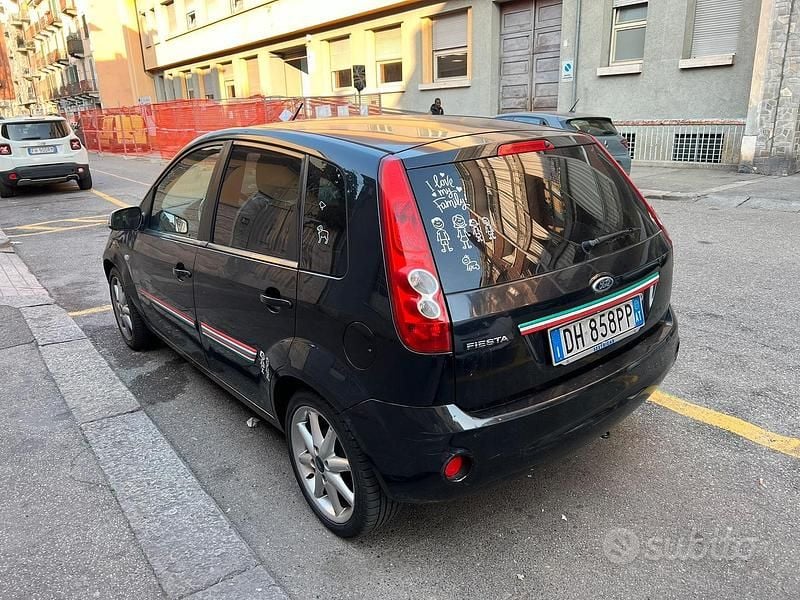 Usata Ford Courier 2007 Nero Monovolume