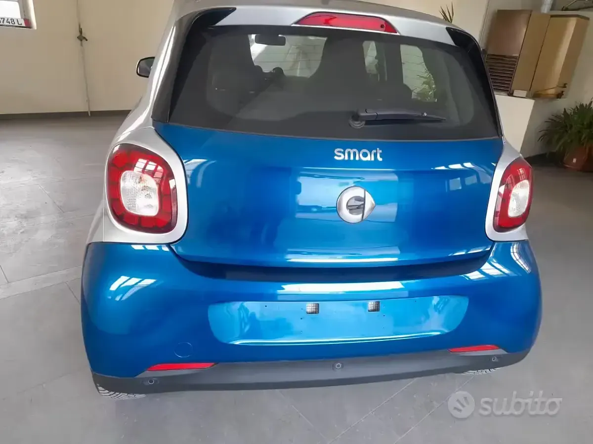 Usata Smart ForFour Prime 90 CV (66 kW) 2016 Blu Utilitaria