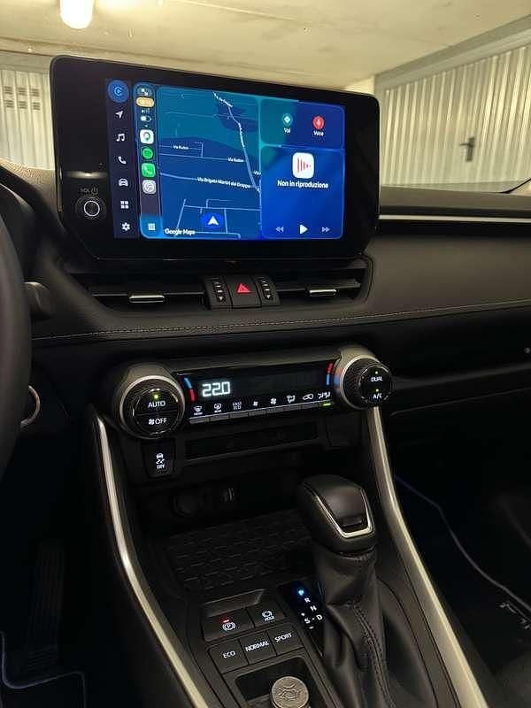 Usata Toyota RAV4 Hybrid Active 178 CV (130 kW) 2024 Bianco SUV