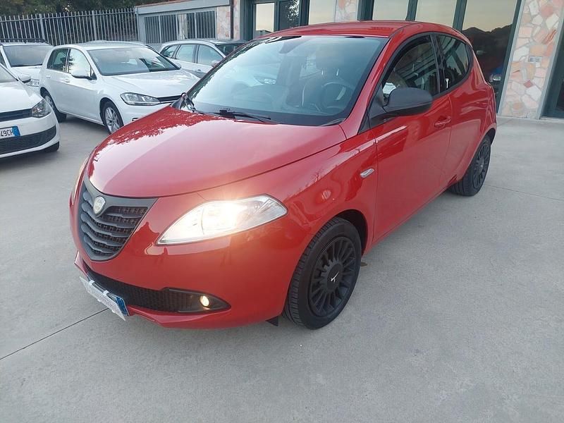 Usata Lancia Ypsilon S 95 CV (69 kW) 2015 Rosso Utilitaria