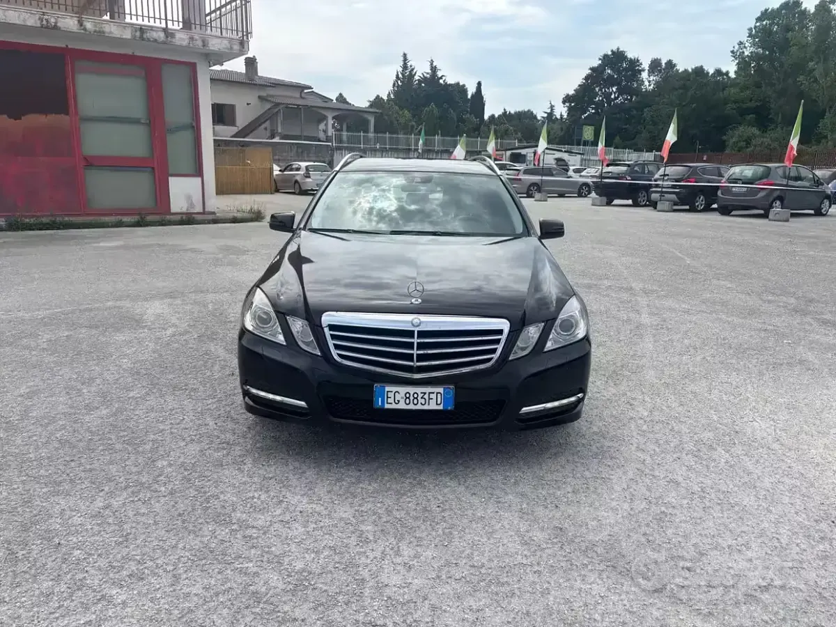 Usata Mercedes E220 Avantgarde 170 CV (125 kW) 2011 Nero Station wagon