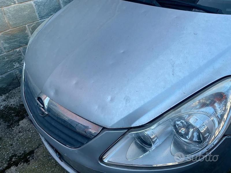 Usata Opel Corsa Cosmo 80 CV (58 kW) 2009 Argento Berlina