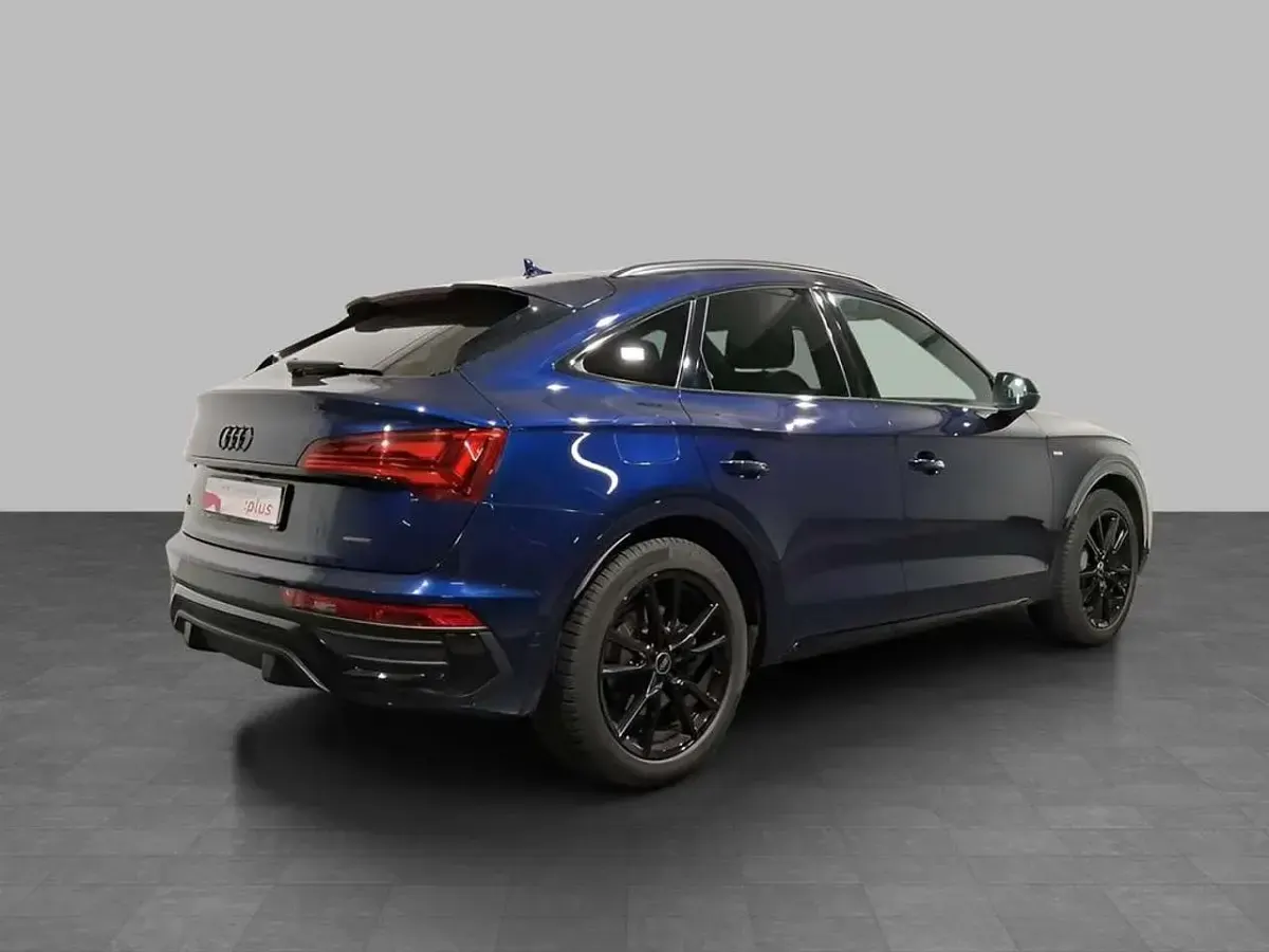 Usata Audi Q5 Sportback Ambiente 299 CV (219 kW) 2024 Blu navarra metallizzato SUV