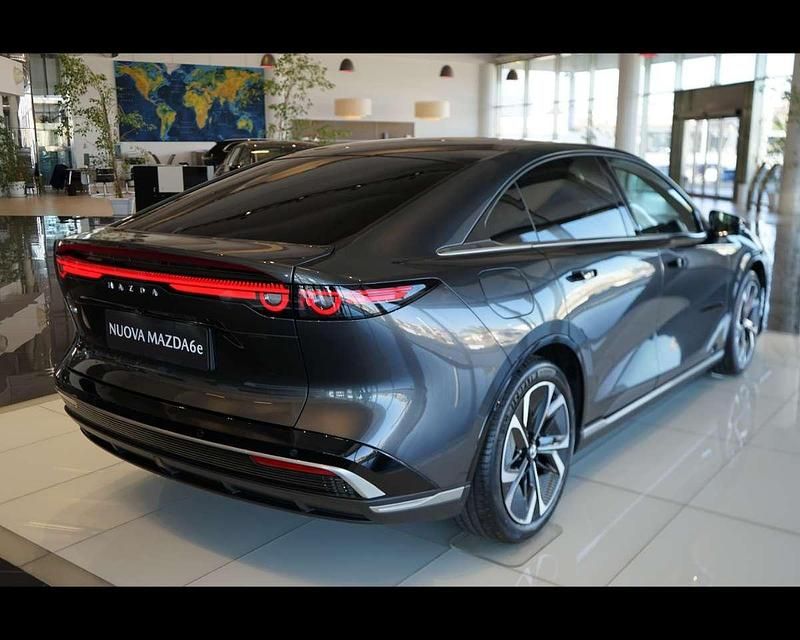 Nuova Mazda 6e Takumi-Line 60 kW (82 CV) 2026 Machine gray [] Berlina