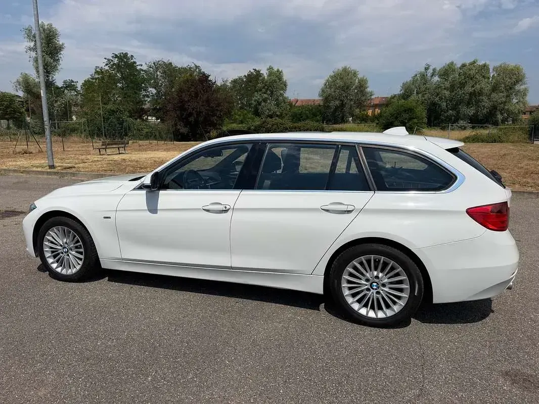 Usata BMW 320 Luxury Line 184 CV (135 kW) 2015 Bianco Station wagon