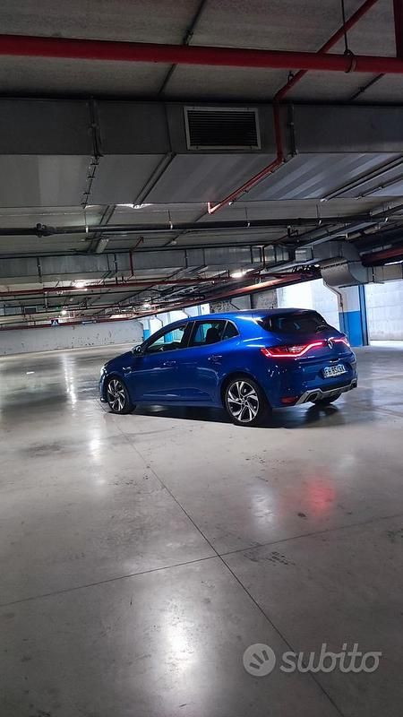 Usata Renault Mégane GT Line GT 165 CV (121 kW) 2017 Blu Berlina