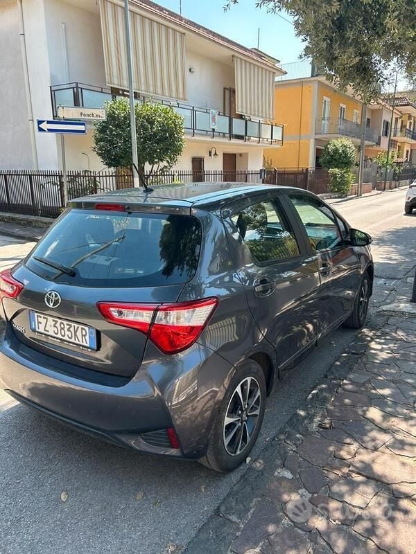 Usata 2019 Toyota Yaris Due volumi | 12.500 € (Cara) - Immagine 1/4