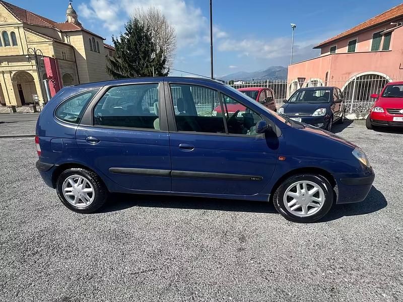 Usata Renault Mégane II Sportway 107 CV (78 kW) 2003 Blu Berlina