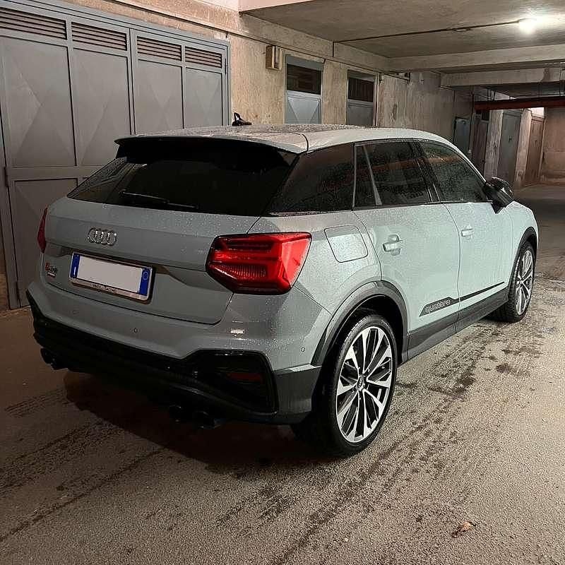 Usata Audi SQ2 Ambiente 300 CV (220 kW) 2022 Grigio SUV