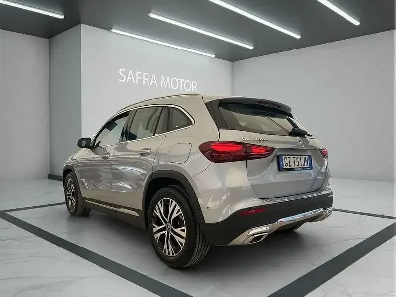 Usata Mercedes GLA180 Advanced 116 CV (85 kW) 2025 Argento SUV