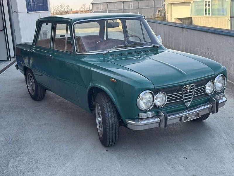 Usata Alfa Romeo Giulia 1300 Super 103 CV (75 kW) 1974 Verde Berlina