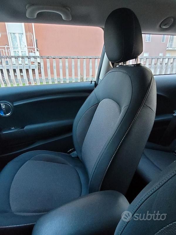 Usata Mini Cooper D Hype 116 CV (85 kW) 2020 Grigio Utilitaria