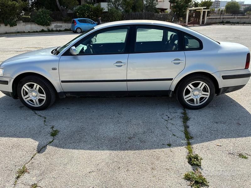 Usata VW Passat 1996 Grigio Berlina