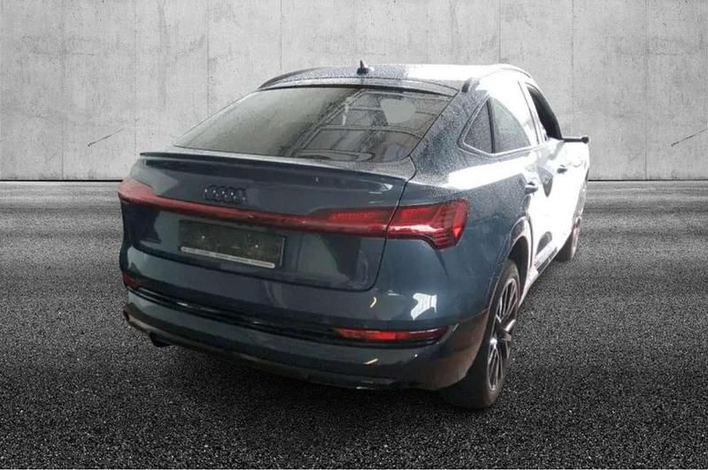 Usata Audi e-tron S-Line 300 kW (408 CV) 2022 Blu/azzurro SUV