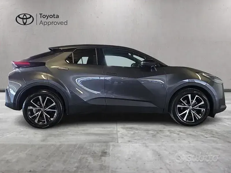 Usata Toyota C-HR Trend 197 CV (144 kW) 2024 Grigio SUV