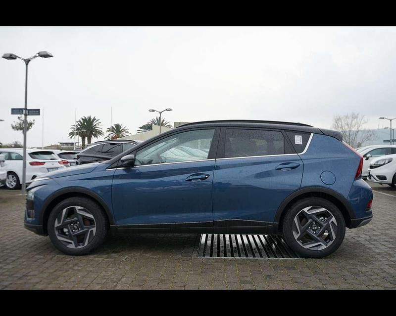 Usata Hyundai Bayon 101 CV (74 kW) 2024 Vibrant blue pearl + black roo SUV