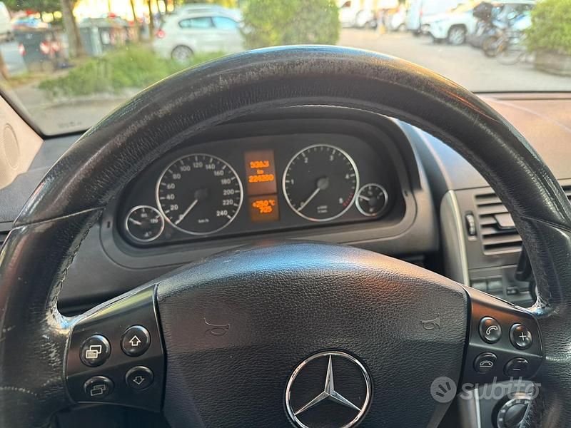 Usata Mercedes A180 Avantgarde 109 CV (80 kW) 2008 Nero Utilitaria