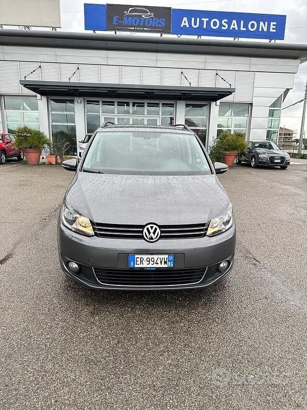 Usata VW Touran Comfortline 105 CV (77 kW) 2013 Grigio Monovolume